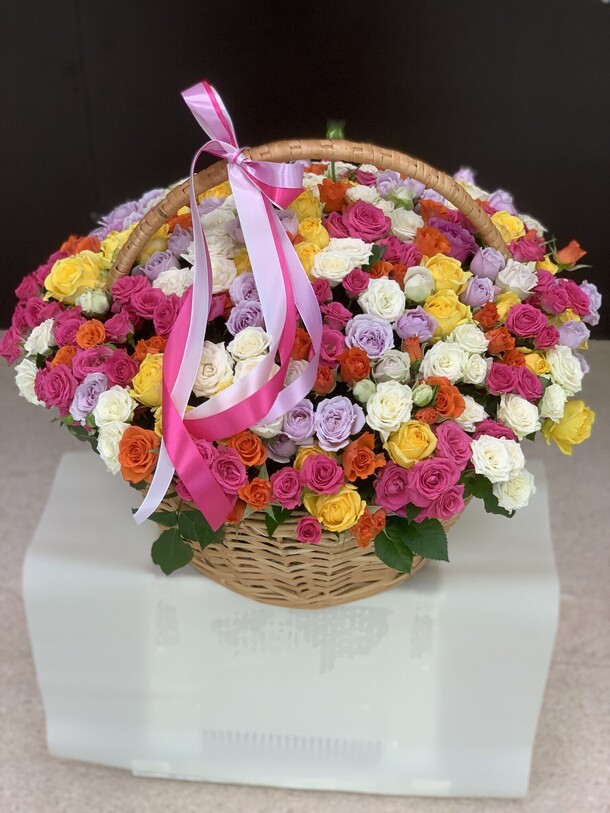 Огромный букет из корзины, артикул F1204211 - 78915 рублей, доставка по городу. Flawery - доставка цветов