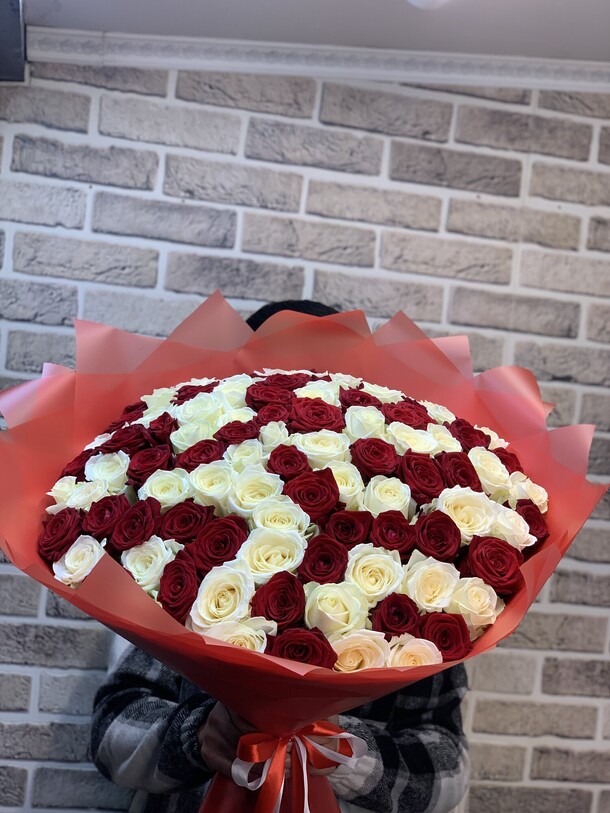 Букет из 101 роз, артикул F1206030 - 36456 рублей, доставка по городу. Flawery - доставка цветов