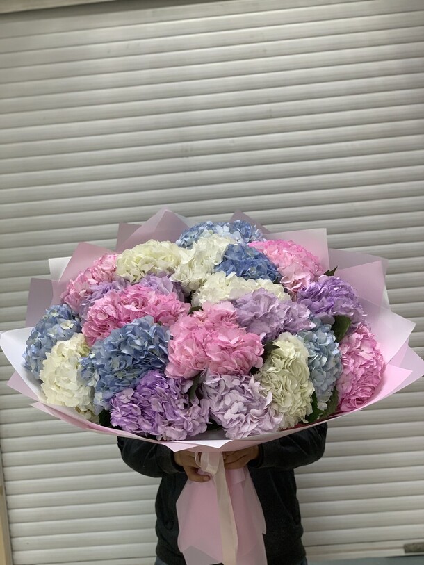 Букет из гортензия, артикул F1209235 - 36299 рублей, доставка по городу. Flawery - доставка цветов