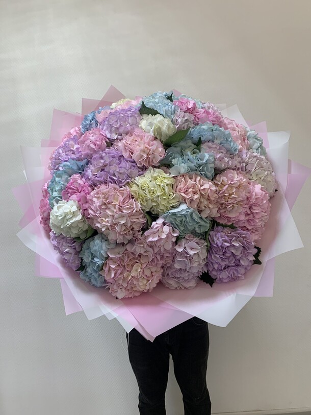 Букет из гортензия, артикул F1211127 - 43922 рублей, доставка по городу. Flawery - доставка цветов