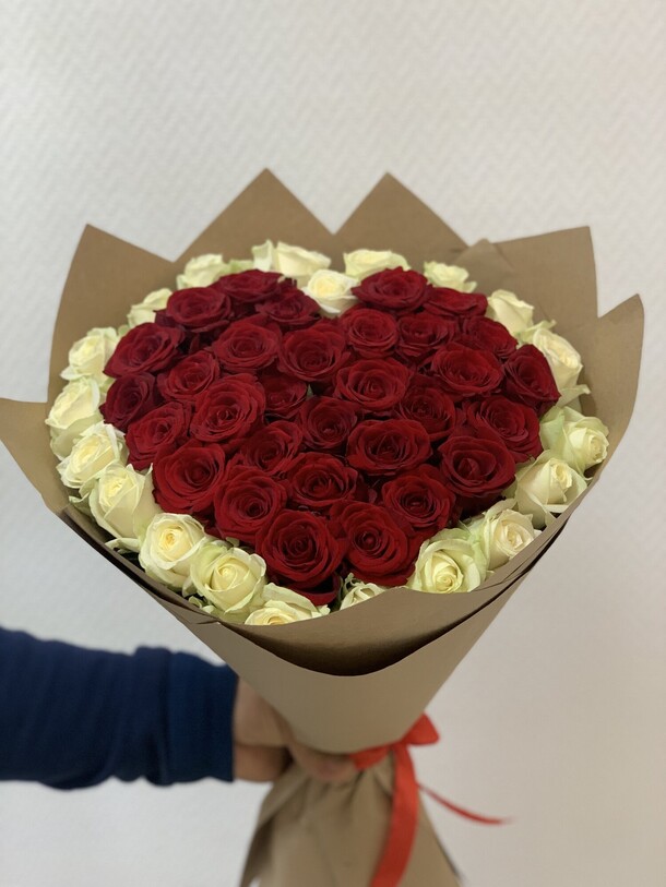 51роза для любимой 💕, артикул F1216122 - 21962 рублей, доставка по городу. Flawery - доставка цветов