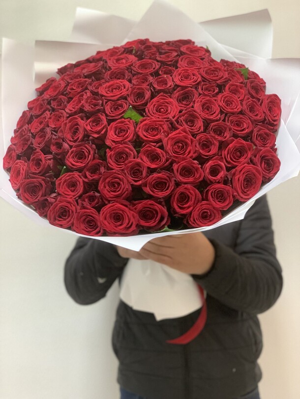 Букет из ред наоми, артикул F1241848 - 32210 рублей, доставка по городу. Flawery - доставка цветов