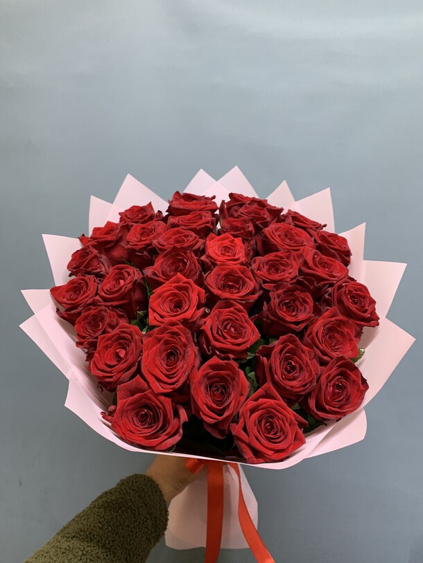 Букет из раз, артикул F1247940 - 14640 рублей, доставка по городу. Flawery - доставка цветов