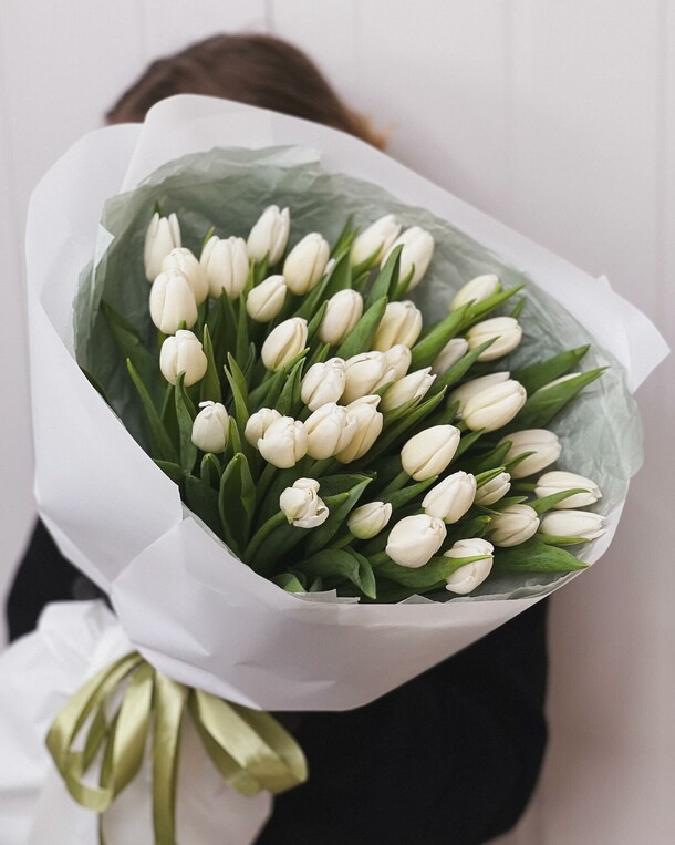Тюльпан белый, артикул F1254668 - 37041 рублей, доставка по городу. Flawery - доставка цветов