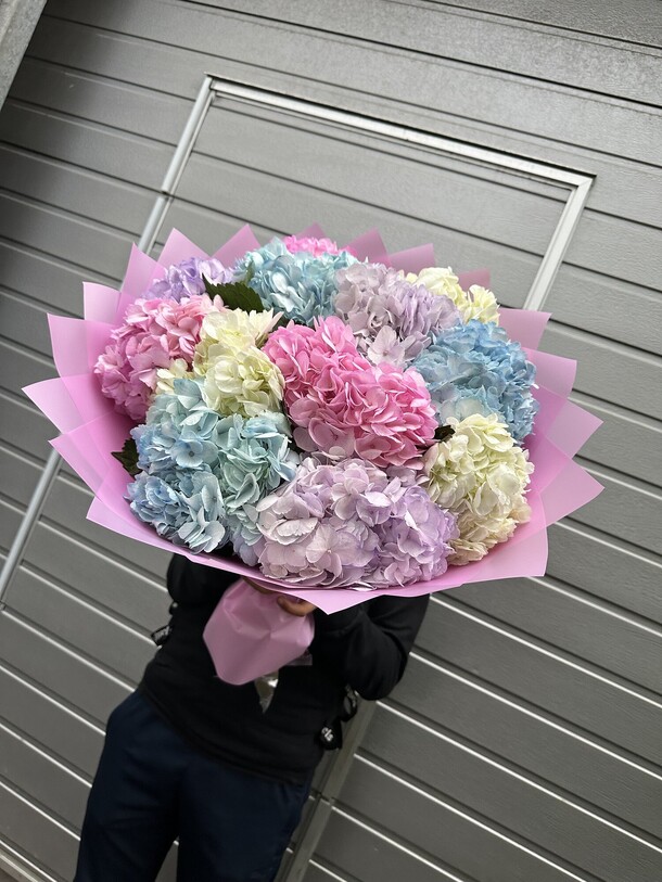 Букет из 11шт гортензии, артикул F1291386 - 14495 рублей, доставка по городу. Flawery - доставка цветов