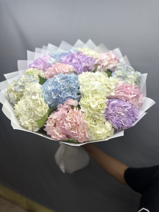 Букет из гортензии, артикул F1298551 - 21962 рублей, доставка по городу. Flawery - доставка цветов