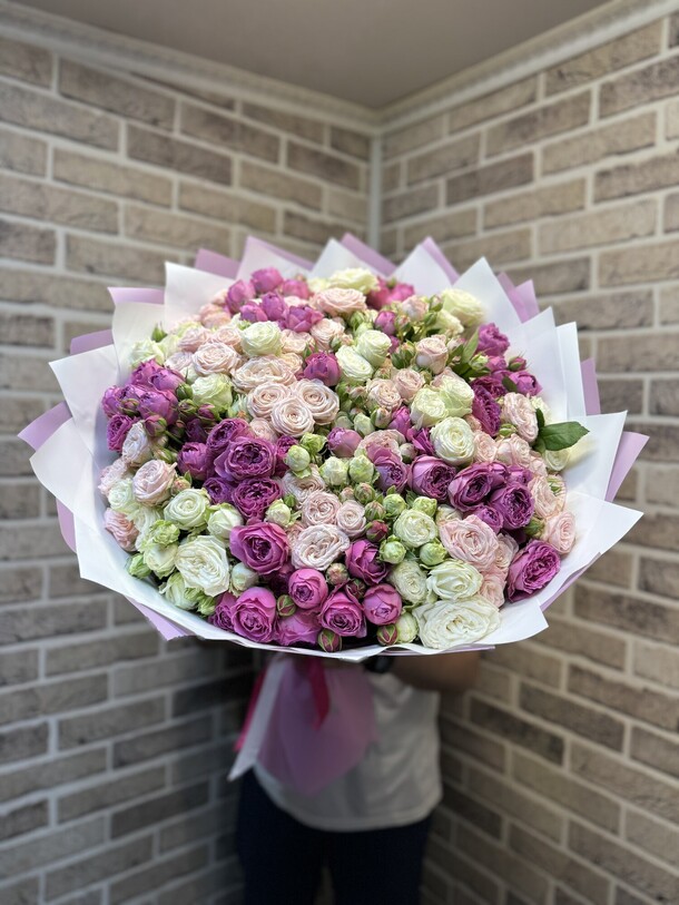 Кустовые розы для любимой 💕, артикул F1306191 - 27818 рублей, доставка по городу. Flawery - доставка цветов