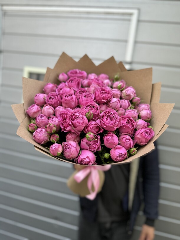 Кустовые розы, артикул F1307241 - 13910 рублей, доставка по городу. Flawery - доставка цветов