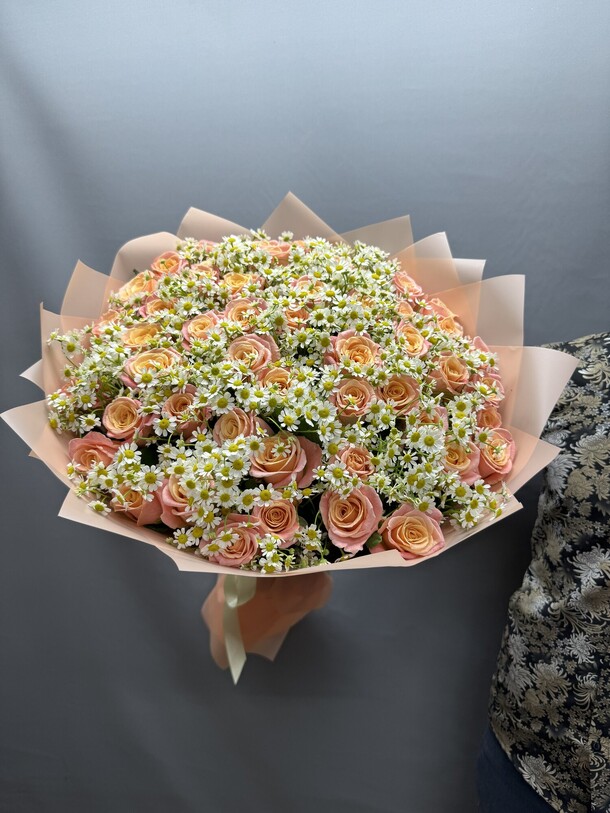 Ароматный букет для любимой 💕, артикул F1307264 - 27379 рублей, доставка по городу. Flawery - доставка цветов