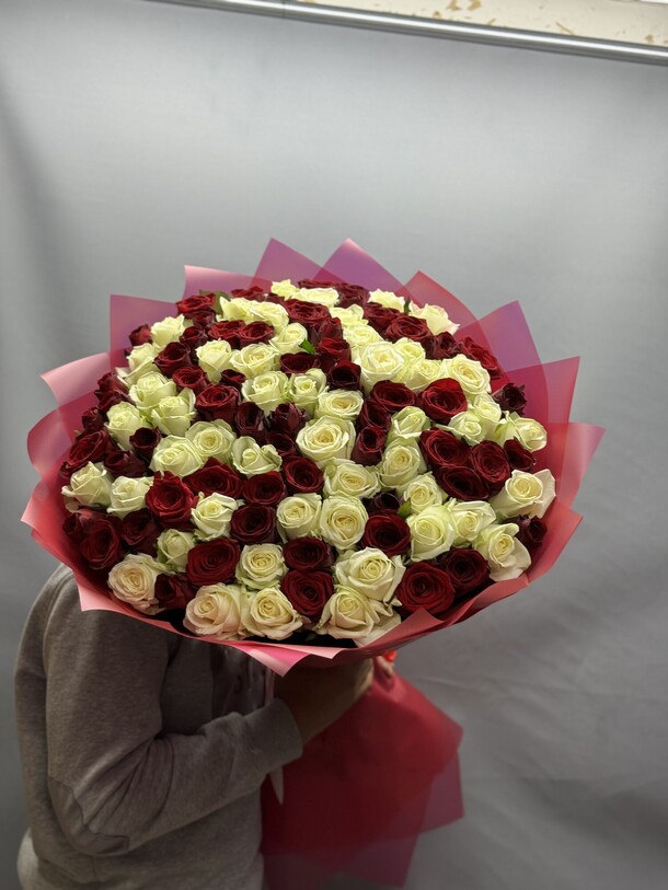 101 роза для любимой 💕, артикул F1310947 - 39531 рублей, доставка по городу. Flawery - доставка цветов