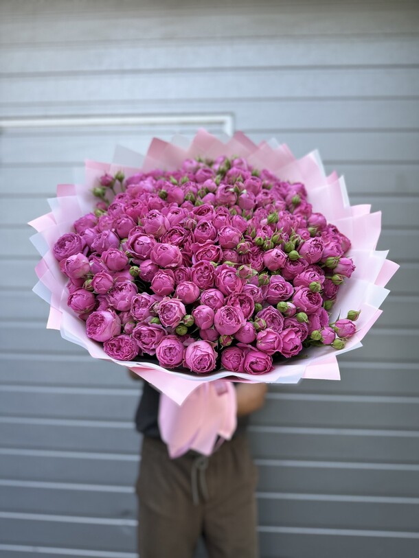 Кустовые розы для любимой 💕, артикул F1310948 - 30746 рублей, доставка по городу. Flawery - доставка цветов