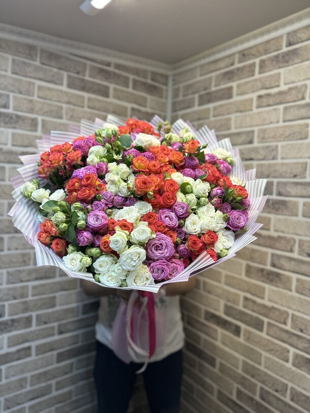 Кустовые розы 😍😍, артикул F1311600 - 41712 рублей, доставка по городу. Flawery - доставка цветов