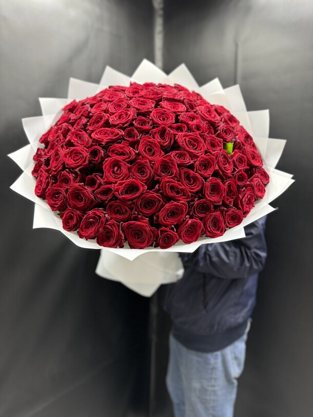 101 роза, артикул F1322878 - 33821 рублей, доставка по городу. Flawery - доставка цветов
