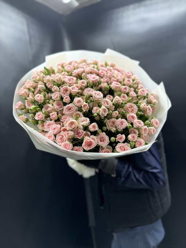 Кустовые розы, артикул F1324355 - 30600 рублей, доставка по городу. Flawery - доставка цветов