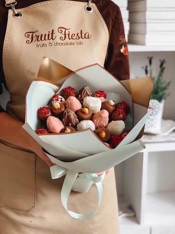 Фрукты в шоколаде, артикул F1178742 - 5000 рублей, доставка по городу. Flawery - доставка цветов
