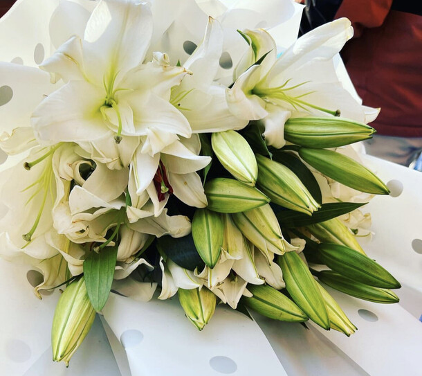 11 белых лилий, артикул F1217566 - 11000 рублей, доставка по городу. Flawery - доставка цветов