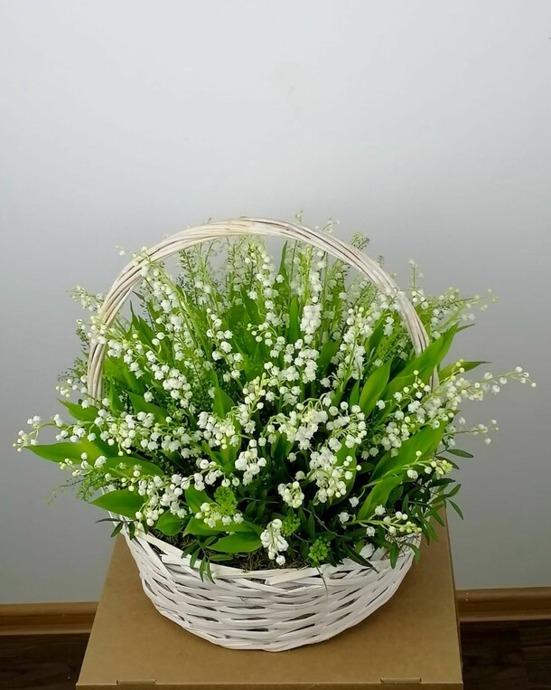 101 ландыш в корзине, артикул F1259435 - 99990 рублей, доставка по городу. Flawery - доставка цветов