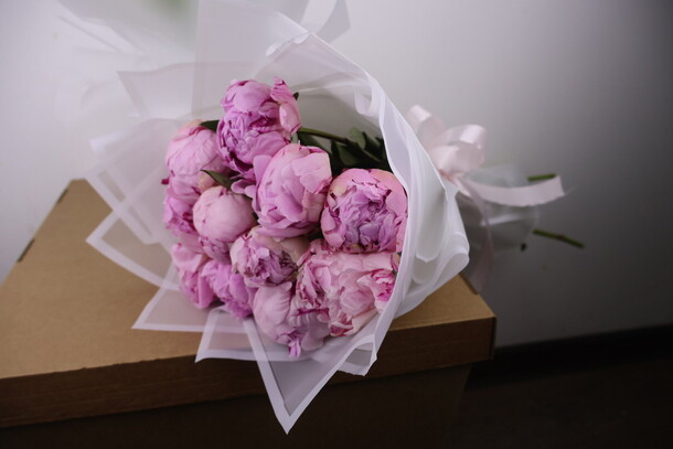 15 нежных красавчиков, артикул F1269855 - 16900 рублей, доставка по городу. Flawery - доставка цветов