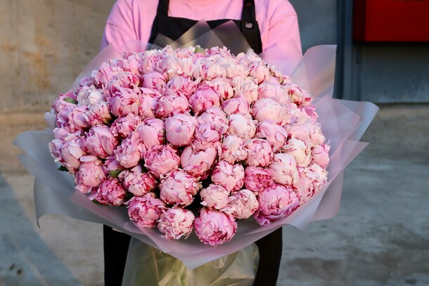 101 розовый пион, артикул F1291838 - 109000 рублей, доставка по городу. Flawery - доставка цветов