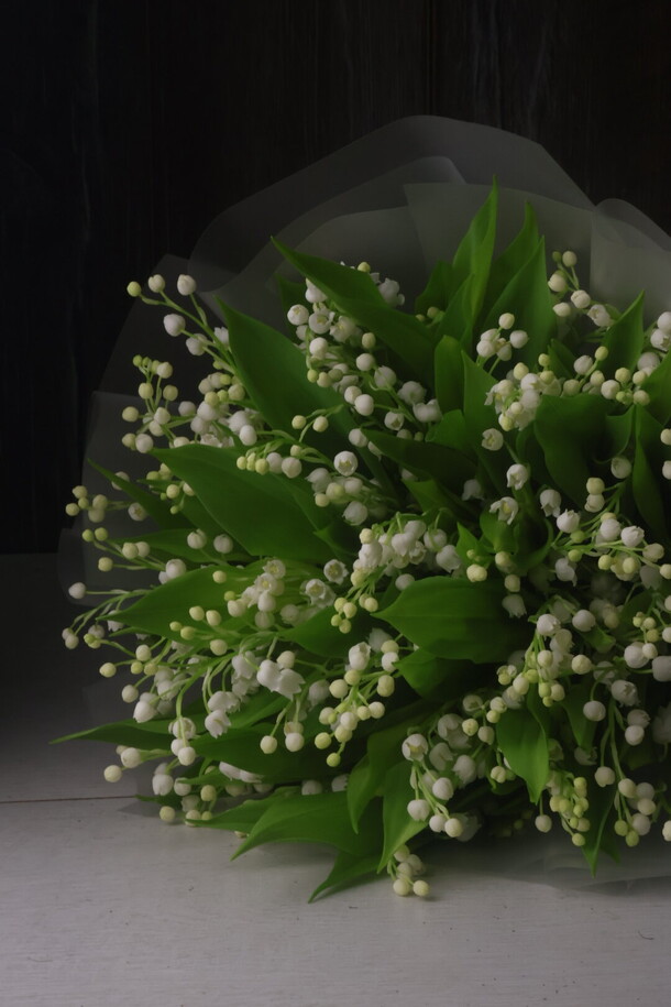 Букет 101 ландыш, артикул F1371624 - 100000 рублей, доставка по городу. Flawery - доставка цветов