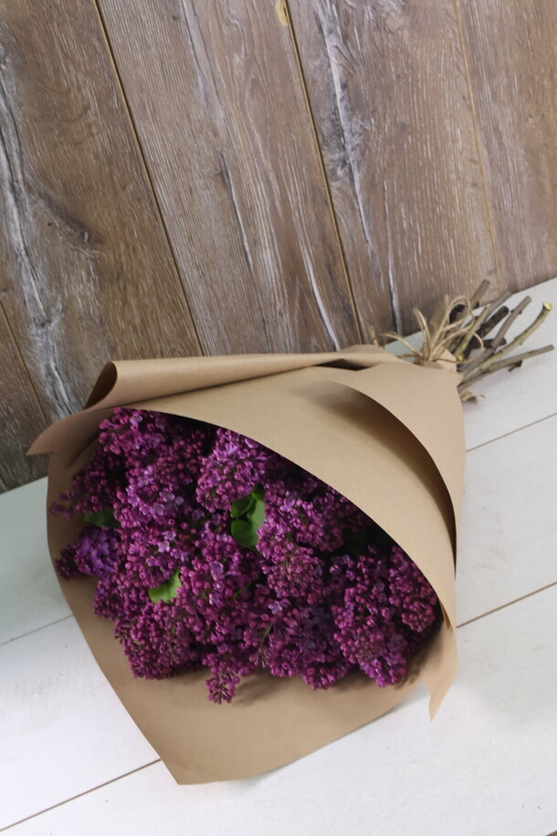 Сирень в крафте, артикул F1407014 - 12900 рублей, доставка по городу. Flawery - доставка цветов