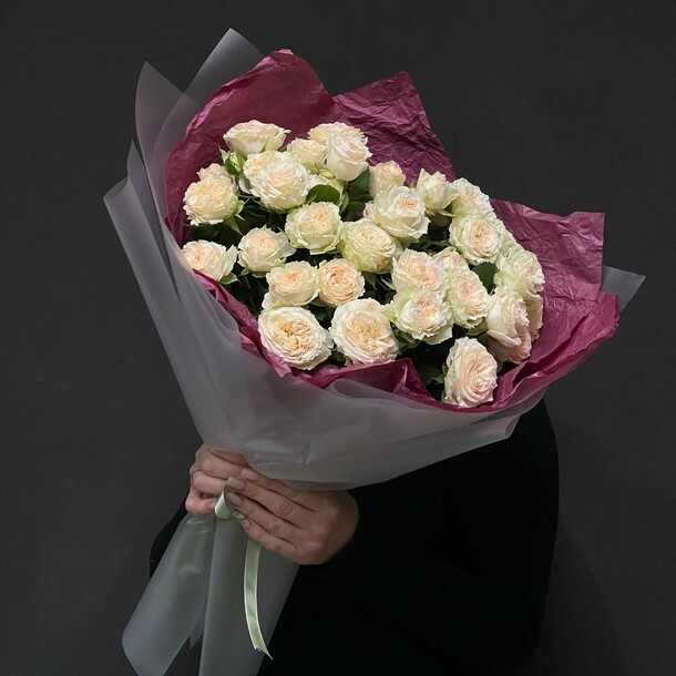 Vip букет из пионовидных роз, артикул F1364713 - 5335 рублей, доставка по городу. Flawery - доставка цветов