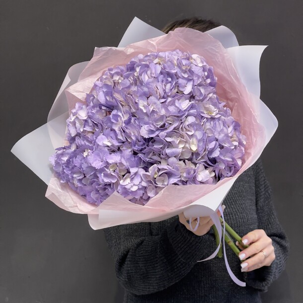 Букет из гортензии, артикул F1393624 - 3685 рублей, доставка по городу. Flawery - доставка цветов