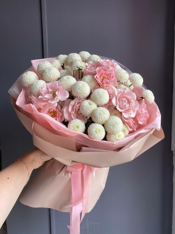 Букет «романтика», артикул F1325297 - 2950 рублей, доставка по городу. Flawery - доставка цветов