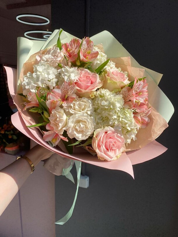 Сборный букет «летние вечера, артикул F1334052 - 2950 рублей, доставка по городу. Flawery - доставка цветов