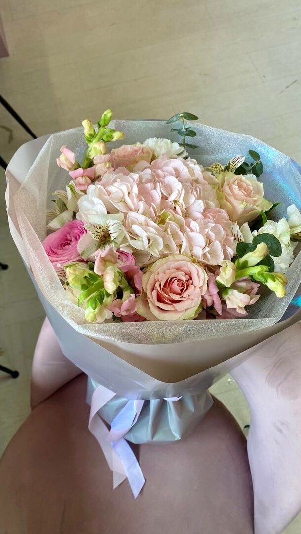 Букет «комплимент королеве», артикул F1334815 - 4160 рублей, доставка по городу. Flawery - доставка цветов