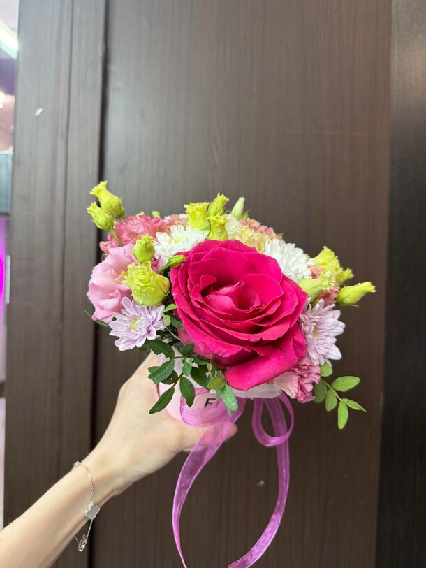 Цветочная композиция, артикул F1336148 - 1500 рублей, доставка по городу. Flawery - доставка цветов