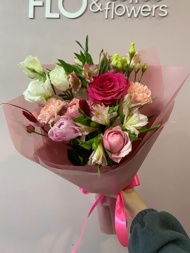 Букет «романтика весны», артикул F1350308 - 2600 рублей, доставка по городу. Flawery - доставка цветов