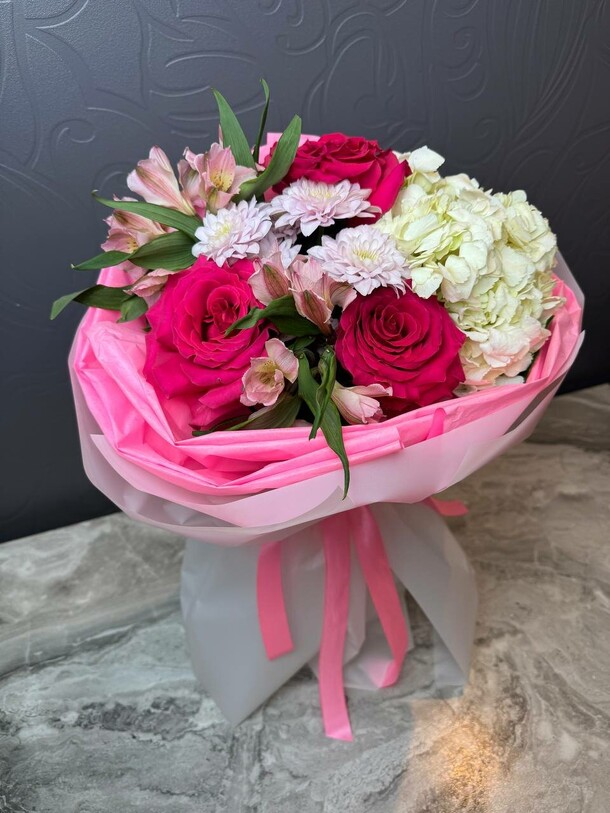 Букет «первый поцелуй», артикул F1352989 - 2950 рублей, доставка по городу. Flawery - доставка цветов