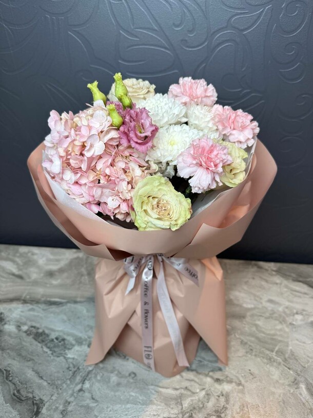 Букет «улыбка любви», артикул F1353006 - 3315 рублей, доставка по городу. Flawery - доставка цветов