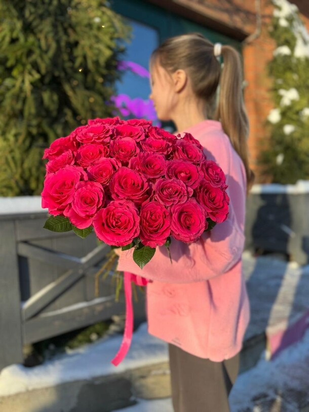 25 одноголовых роз, артикул F1354902 - 8200 рублей, доставка по городу. Flawery - доставка цветов