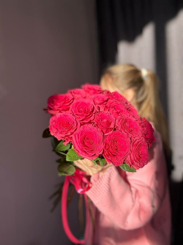 15 роз, артикул F1354903 - 4890 рублей, доставка по городу. Flawery - доставка цветов