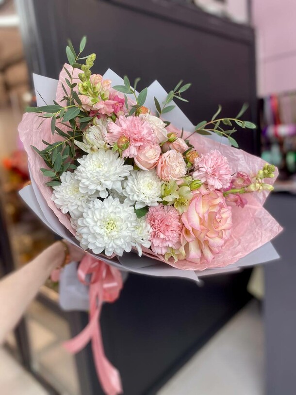 Букет «ты—лучшая», артикул F1356738 - 3770 рублей, доставка по городу. Flawery - доставка цветов