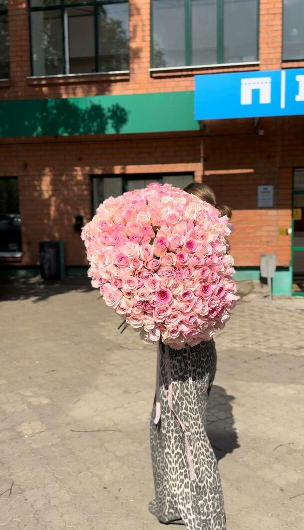 201 одноголовая роза, артикул F1356994 - 49700 рублей, доставка по городу. Flawery - доставка цветов