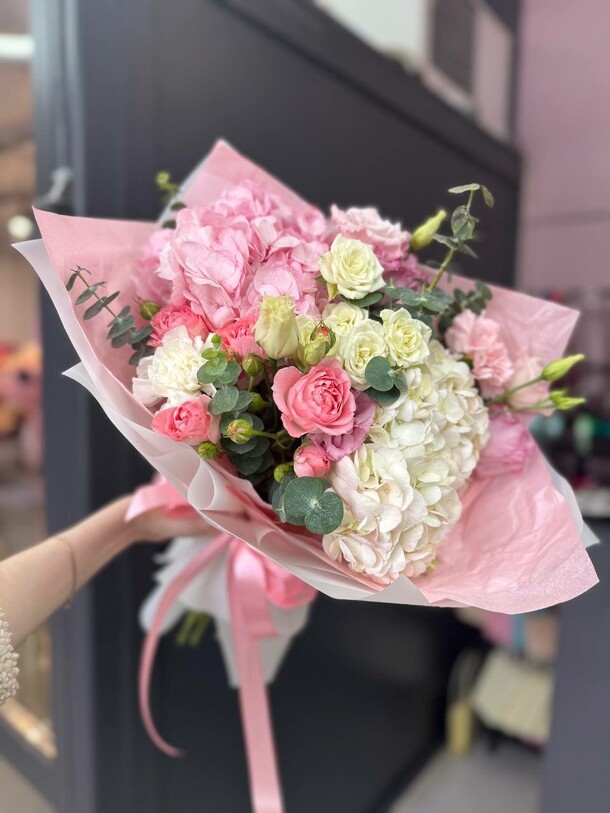 Букет «дорогу любви», артикул F1357407 - 3900 рублей, доставка по городу. Flawery - доставка цветов