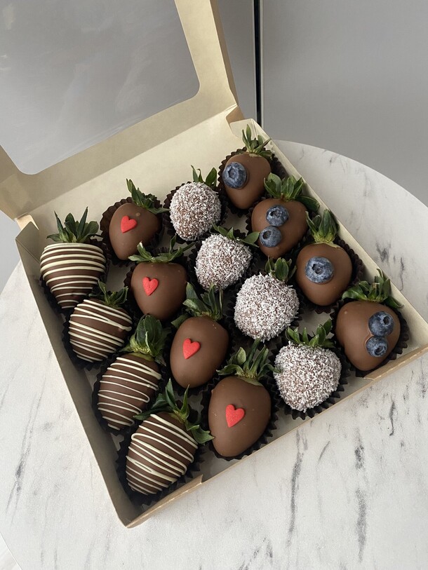 Клубника в бельгийском шоколаде, артикул F1250992 - 3682 рублей, доставка по городу. Flawery - доставка цветов