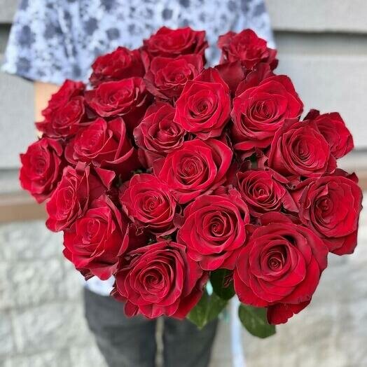 Букет из 25 эквадорских роз, артикул F1181294 - 8890 рублей, доставка по городу. Flawery - доставка цветов