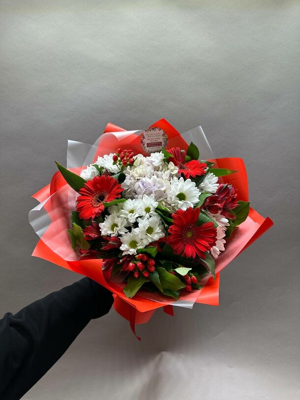Авторский букет, артикул F1345556 - 5490 рублей, доставка по городу. Flawery - доставка цветов