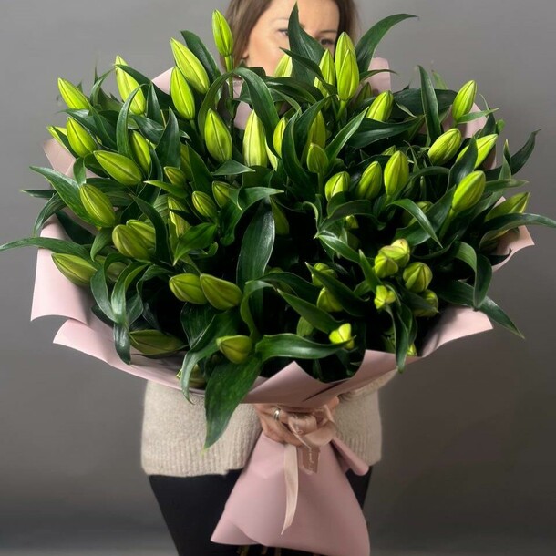 Лилия 70 см  51 шт, артикул F1522070 - 52390 рублей, доставка по городу. Flawery - доставка цветов