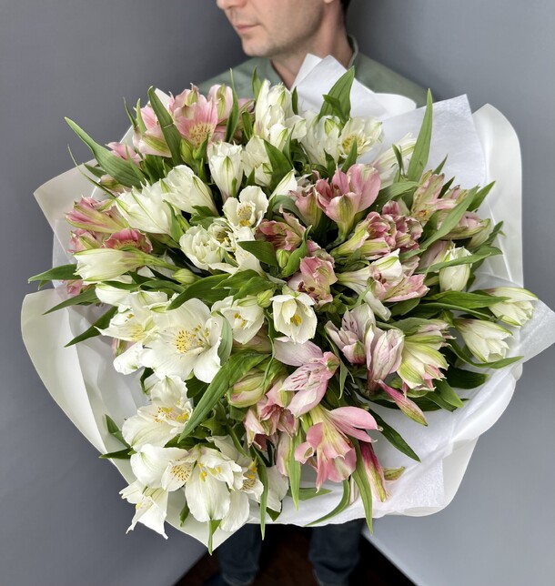 Букет из альстромерии премиум, артикул F1266484 - 4752 рублей, доставка по городу. Flawery - доставка цветов