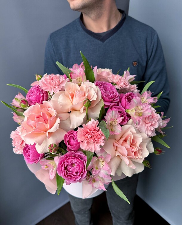 Яркая ароматная композиция, артикул F1352468 - 10063 рублей, доставка по городу. Flawery - доставка цветов