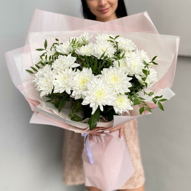 Букет из хризантемы "ванильная карамель", артикул F1184312 - 3250 рублей, доставка по городу. Flawery - доставка цветов