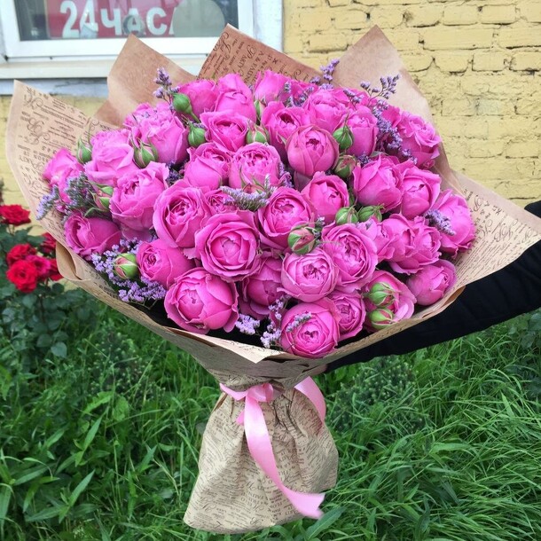 Кустовая пионовидная роза, артикул F1136482 - 17274 рублей, доставка по городу. Flawery - доставка цветов