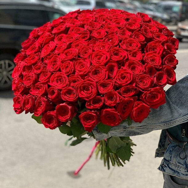 Букет из 101 красных роз🌹, артикул F1136484 - 34100 рублей, доставка по городу. Flawery - доставка цветов