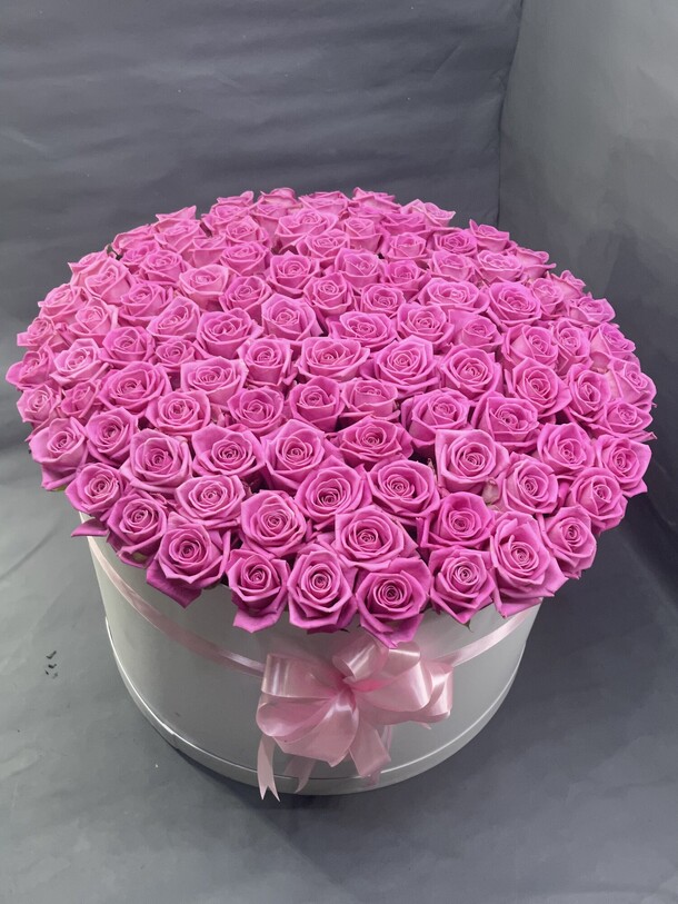 101 роза в коробке, артикул F1146699 - 37025 рублей, доставка по городу. Flawery - доставка цветов