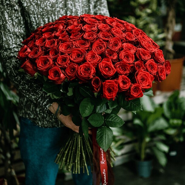 Букет из 51 роз, артикул F1147032 - 18511 рублей, доставка по городу. Flawery - доставка цветов
